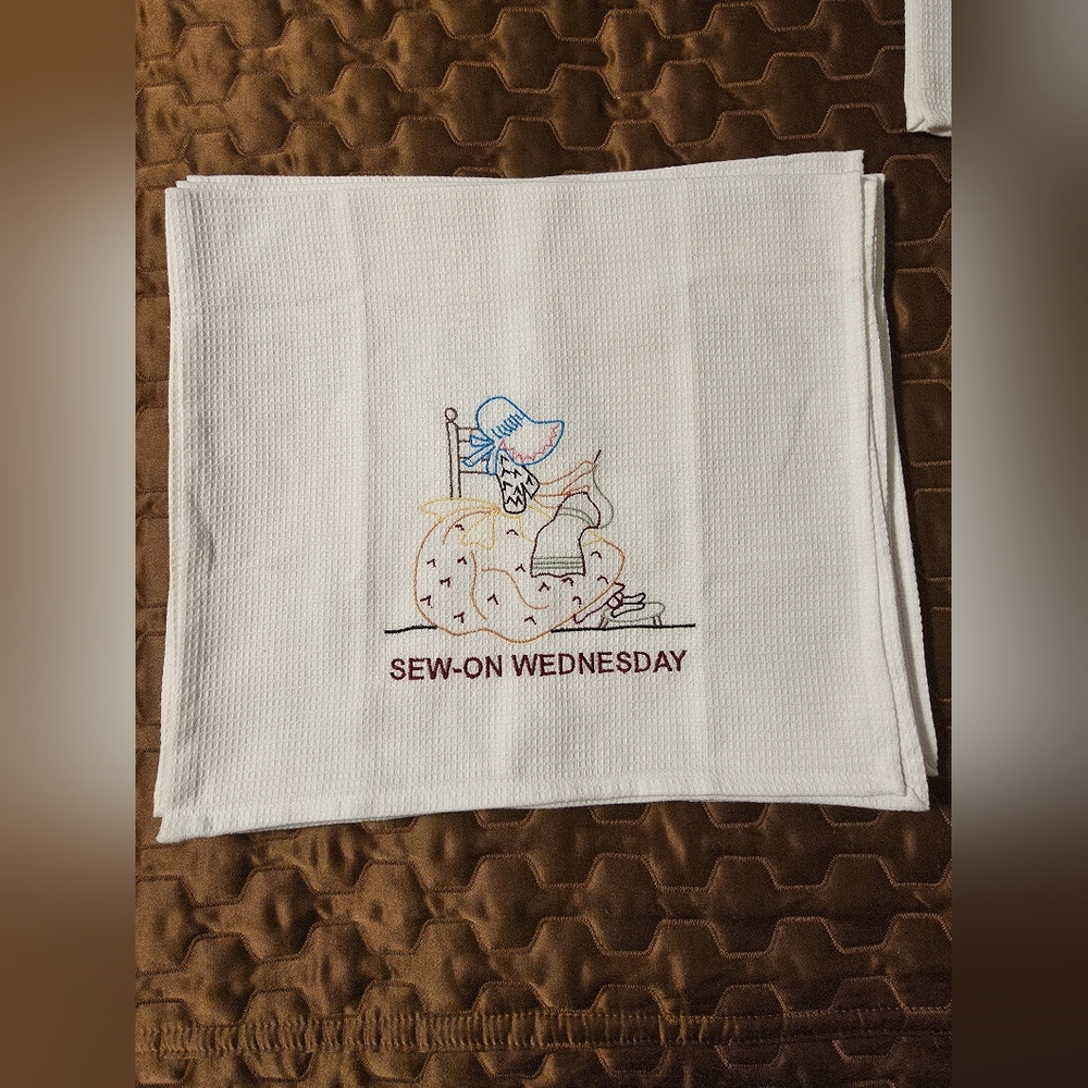 Vintage Tea Towels. Perfect Christmas Gift! - Picture 6 of 11